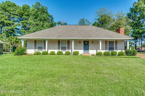 213 Pine Pl, Madison, MS 39110