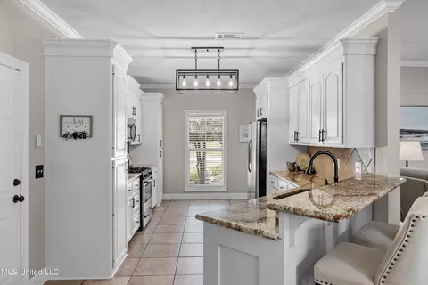 Kitchen - 110 Weldon Dr, Madison, MS 39110 photo 2 of 4