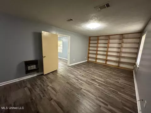 Living - 2926 Meadow Forest Dr, Jackson, MS 39212 photo 5 of 5