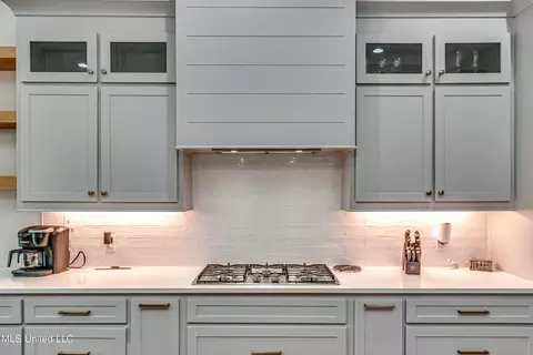 Kitchen - 474 Stump Ridge Rd, Brandon, MS 39047 photo 6 of 8