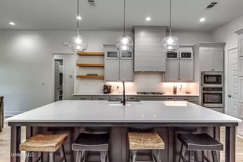 Kitchen - 474 Stump Ridge Rd, Brandon, MS 39047 photo 7 of 8