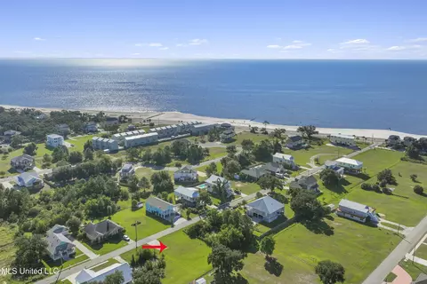 113 Buena Vista Dr, Long Beach, MS 39560