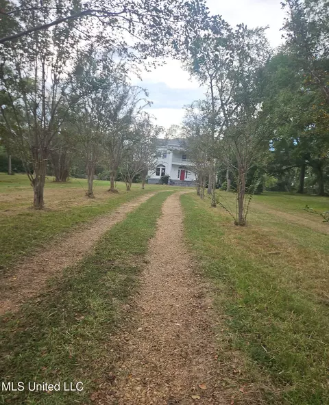 202 Hunter St, Crystal Springs, MS 39059
