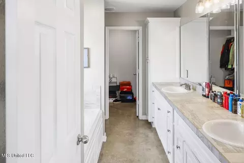 Entry Way - 984 Filmore Dr, Brandon, MS 39042 photo 1 of 1
