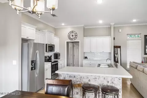 Kitchen - 984 Filmore Dr, Brandon, MS 39042 photo 5 of 5