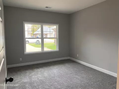 Bedroom - 5247 Watson Vw Dr, Nesbit, MS 38651 photo 2 of 5