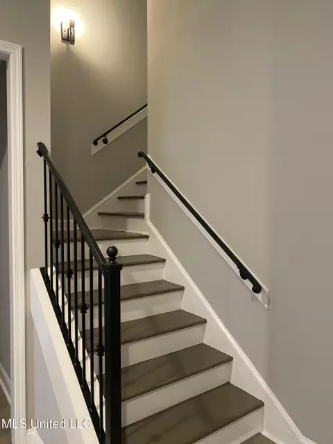 Entry Way - 5247 Watson Vw Dr, Nesbit, MS 38651 photo 1 of 2