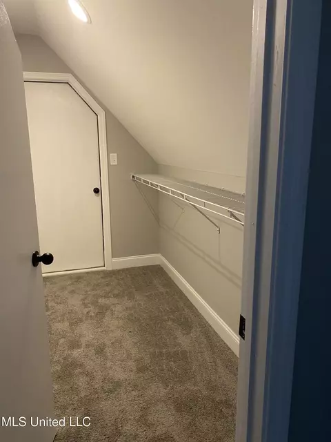 Entry Way - 5247 Watson Vw Dr, Nesbit, MS 38651 photo 2 of 2