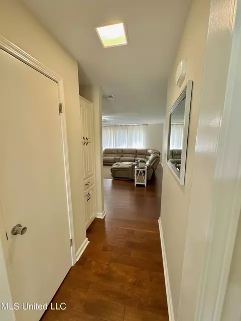 Entry Way - 1108 Sampson Rd, Lucedale, MS 39452 photo 2 of 3