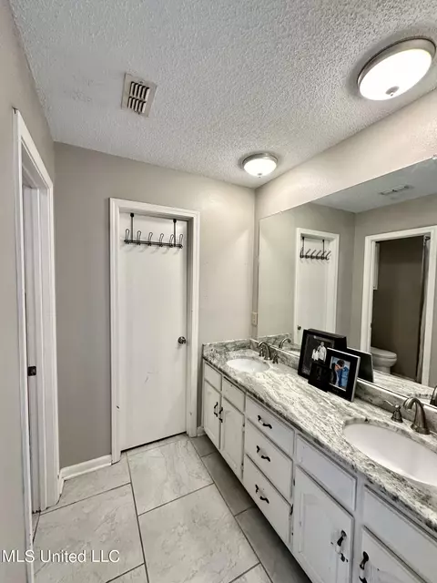 Bath - 1108 Sampson Rd, Lucedale, MS 39452 photo 1 of 2