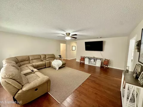 Living - 1108 Sampson Rd, Lucedale, MS 39452 photo 2 of 3