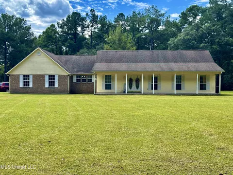 1108 Sampson Rd, Lucedale, MS 39452