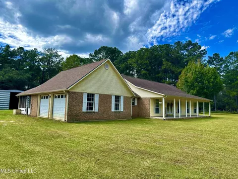 Exterior - 1108 Sampson Rd, Lucedale, MS 39452 photo 2 of 9