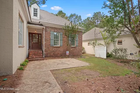 25 Camellia Ct, Hattiesburg, MS 39402