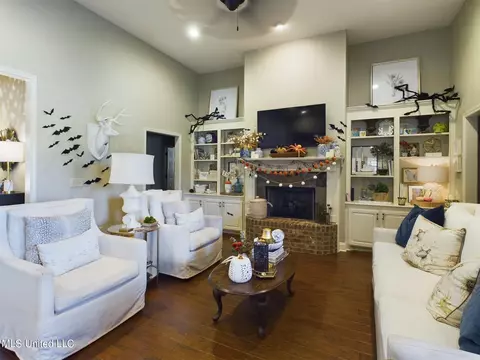 Living - 159 Millhouse Drive Dr, Madison, MS 39110 photo 2 of 2
