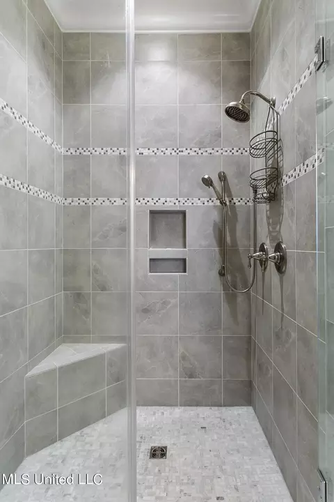 Bath - 1422 Ruby Pointe, Flowood, MS 39232 photo 4 of 6