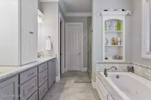 Bath - 1422 Ruby Pointe, Flowood, MS 39232 photo 2 of 6