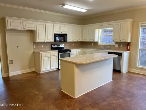 Kitchen - 644 Westhill Road Rd, Brandon, MS 39042 photo 3 of 3