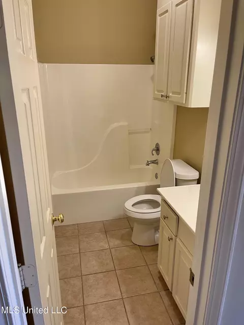 Bath - 644 Westhill Road Rd, Brandon, MS 39042 photo 4 of 4