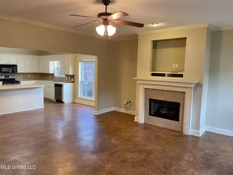 Living - 644 Westhill Road Rd, Brandon, MS 39042 photo 1 of 5