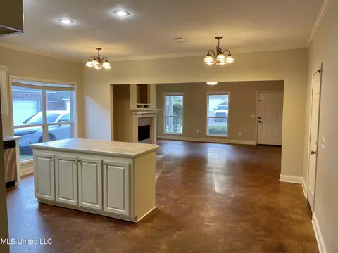 Living - 644 Westhill Road Rd, Brandon, MS 39042 photo 5 of 5