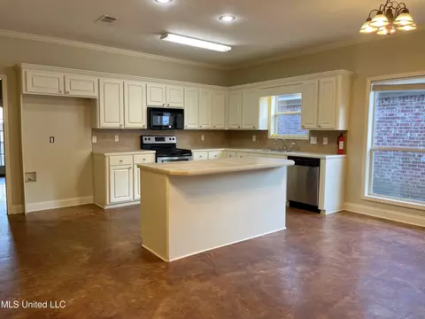 Kitchen - 644 Westhill Road Rd, Brandon, MS 39042 photo 1 of 3