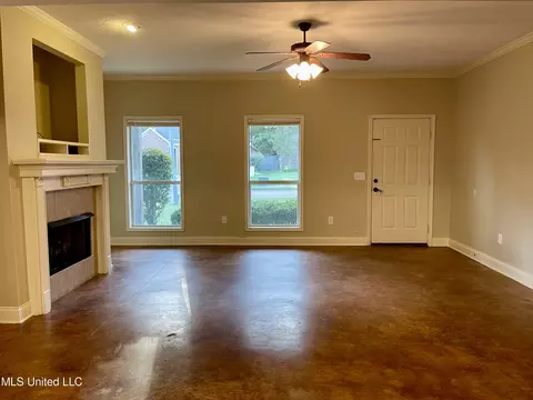 Living - 644 Westhill Road Rd, Brandon, MS 39042 photo 4 of 5
