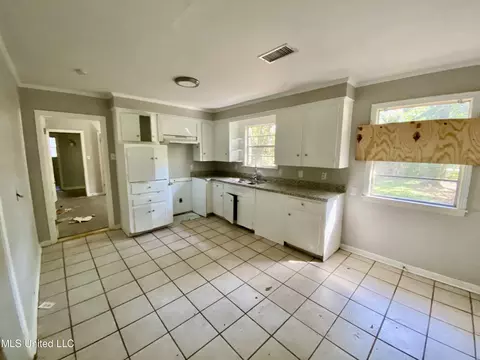 2668 Key St, Jackson, MS 39212 photo 4