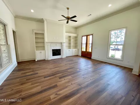 Living - 351 Wellstone Pl, Madison, MS 39110 photo 2 of 4