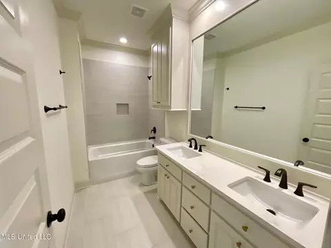 Bath - 351 Wellstone Pl, Madison, MS 39110 photo 7 of 9