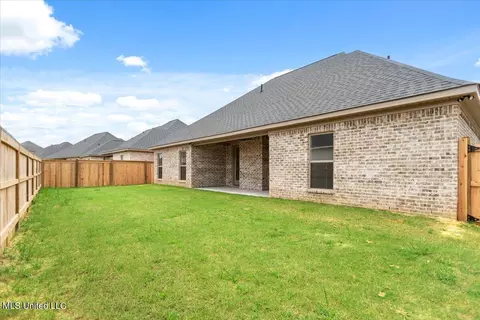 Exterior - 1016 Kensington Dr, Flowood, MS 39232 photo 5 of 5
