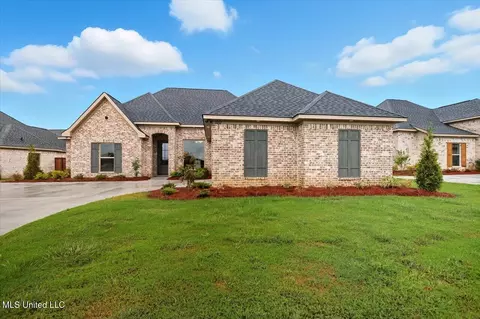 1012 Kensington Dr, Flowood, MS 39232