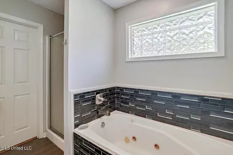 Bath - 402 Green Tree Pl, Flowood, MS 39232 photo 2 of 3