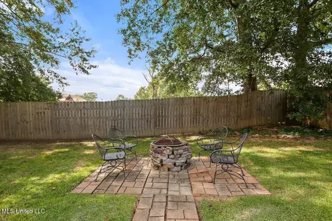 Exterior - 402 Green Tree Pl, Flowood, MS 39232 photo 3 of 6