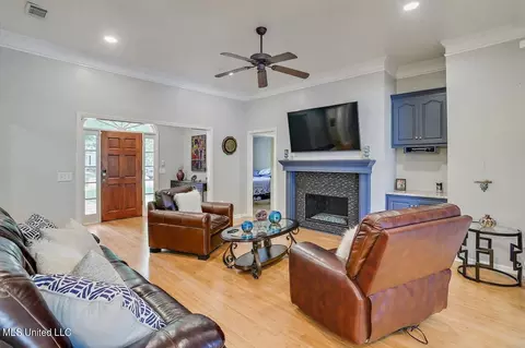 Living - 402 Green Tree Pl, Flowood, MS 39232 photo 1 of 1