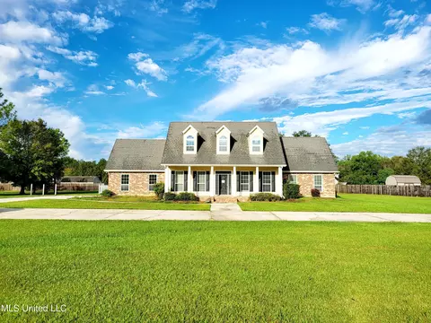 283 N Hill Dr, Carriere, MS 39426