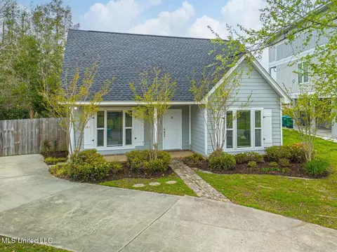 1809 Burton Ave, Gulfport, MS 39507