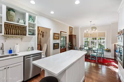 Kitchen - 412 Bedford Ln, Hernando, MS 38632 photo 3 of 3