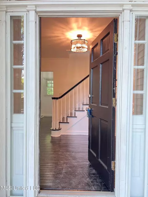 Entry Way - 420 Ruffin Dr, Sardis, MS 38666 photo 1 of 7