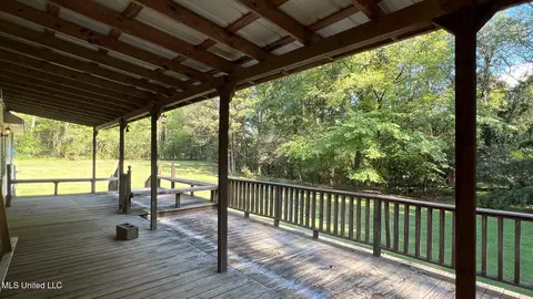 Exterior - 420 Ruffin Dr, Sardis, MS 38666 photo 6 of 10