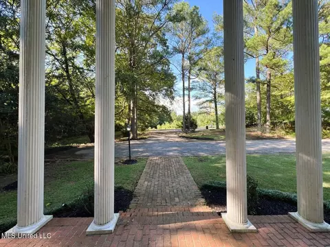 Exterior - 420 Ruffin Dr, Sardis, MS 38666 photo 4 of 10
