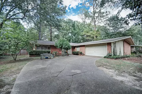 5216 Saratoga Dr, Jackson, MS 39211 photo 5