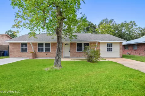 7121 Denver Dr, Biloxi, MS 39532
