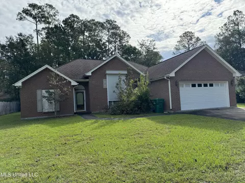 6433 Iona St, Diamondhead, MS 39525