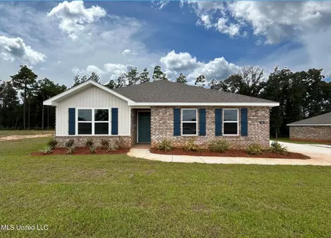 140 Kings Crossing Dr, Lucedale, MS 39452