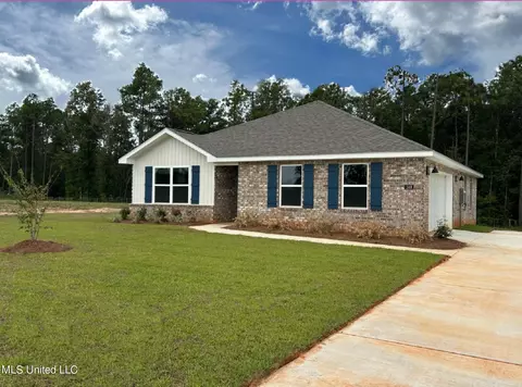 140 Kings Crossing Dr, Lucedale, MS 39452 photo 2