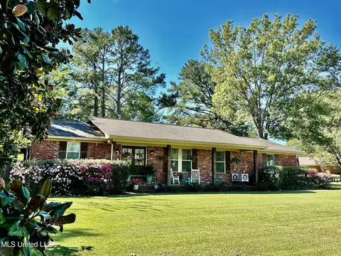 1408 E Peace St, Canton, MS 39046