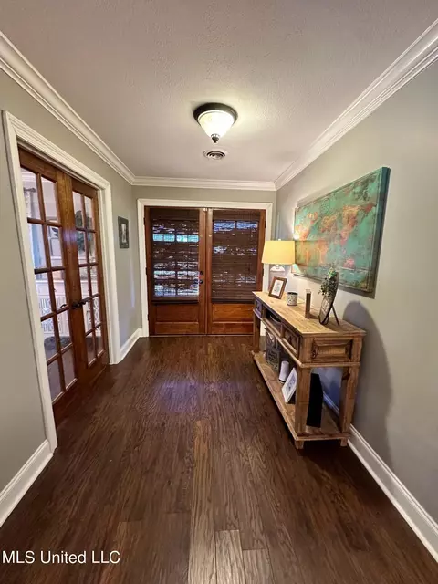 Entry Way - 1408 E Peace St, Canton, MS 39046 photo 2 of 8