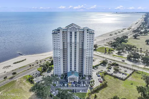 2668 Beach Blvd #806, Biloxi, MS 39531