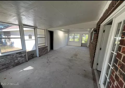 Exterior - 3948 Riverpine Dr, Moss Point, MS 39563 photo 4 of 8